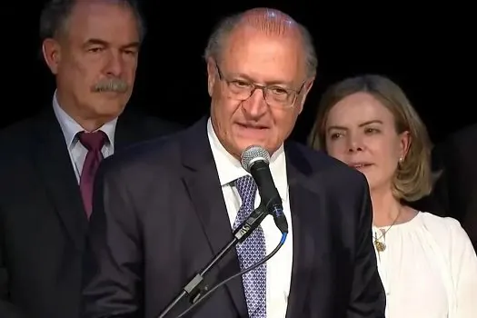 Alckmin nomeia Resende, Mello, Barbosa e Arida no núcleo de economia da transição