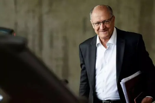 ‘Transição foi participativa e plural’, diz Alckmin durante anúncio de ministério