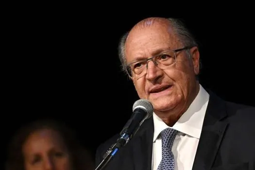 Alckmin nega que dono da Qualicorp tenha emprestado jatinho para Lula ir à COP-27