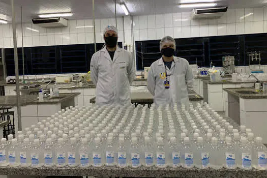 Grupo UniEduK produz mais de 2 toneladas de álcool e doa 1 tonelada à comunidade