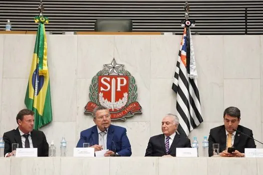 Carlão Pignatari abre 1º Congresso Brasileiro de Direito Legislativo