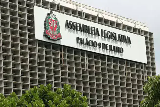 Alesp autoriza, e profissionais da saúde têm contrato renovado por mais um ano