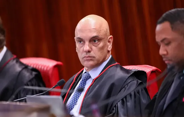 STF: Moraes suspende redes sociais de três jornalistas bolsonaristas