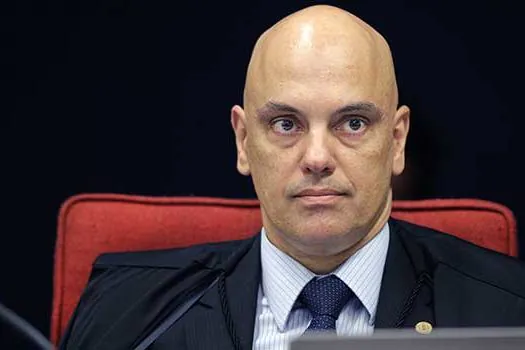 Alexandre pede ao TSE que investigue o ministro da Justiça por live com Bolsonaro