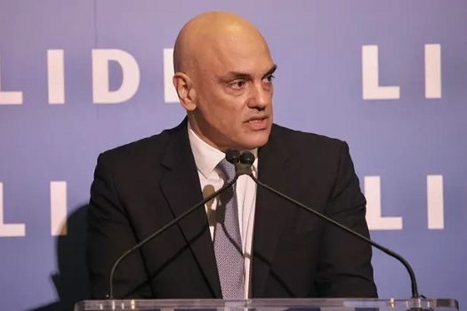 ‘Democracia foi atacada no Brasil, mas sobreviveu’, diz Alexandre de Moraes