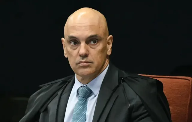 Moraes pede vista em julgamento sobre transferência de créditos de ICMS