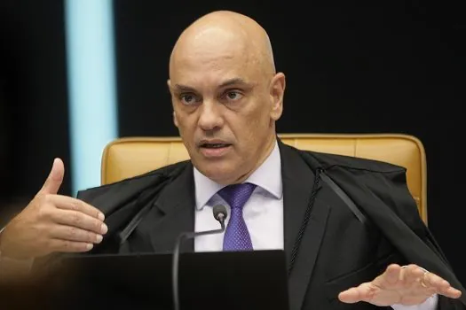 Moraes fala em desastre de fake news no 2º turno e quer poder de polícia ao TSE