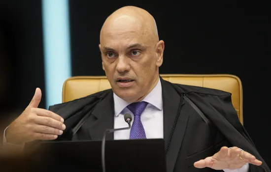 Moraes fala em desastre de fake news no 2º turno e quer poder de polícia ao TSE