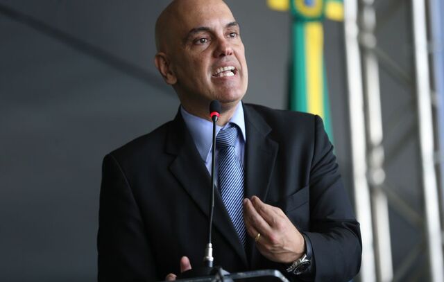 Moraes proíbe qualquer contato de Mauro Cid com Bolsonaro e Michelle