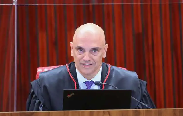 Alexandre de Moraes é hostilizado em Roma