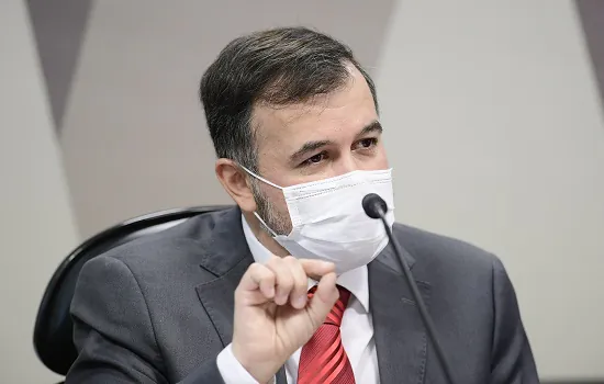 TCU suspende auditor que fez ‘relatório paralelo’ citado por Bolsonaro