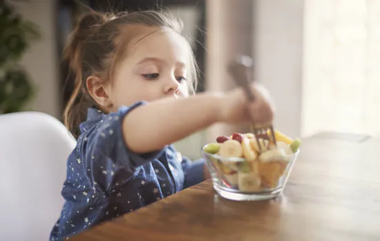 A importância do equilíbrio mental na reeducação alimentar infantil