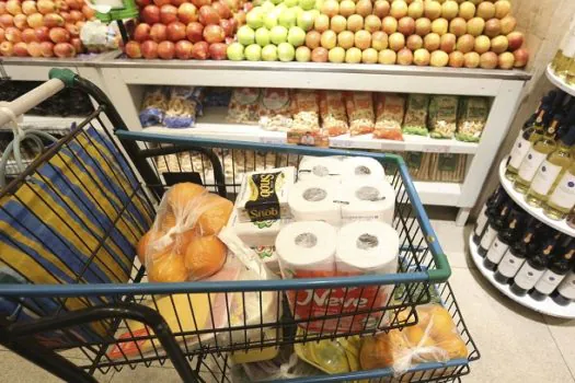 Alimentação e combustível representam 41% do orçamento dos brasileiros