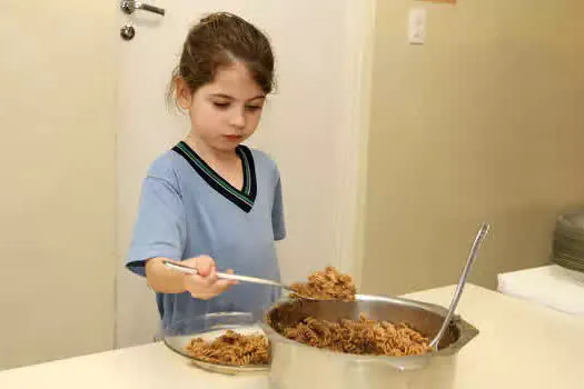 Entre Papinhas e Talheres – Na cozinha com o Espaço de Brincar