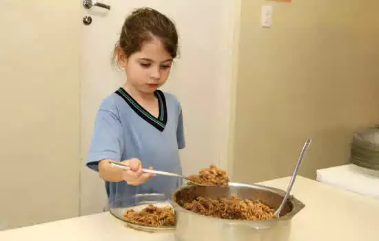 Entre Papinhas e Talheres – Na cozinha com o Espaço de Brincar