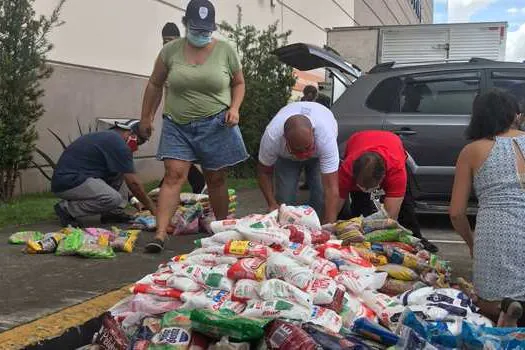 São Bernardo Plaza arrecada cerca de uma tonelada de alimentos