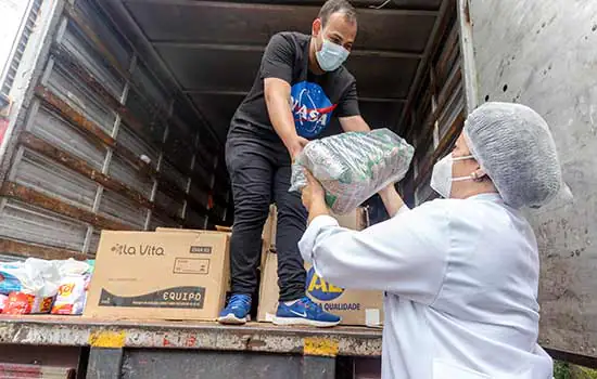 Profissionais do Hospital de Campanha de Santo André arrecadam 7 toneladas de alimentos