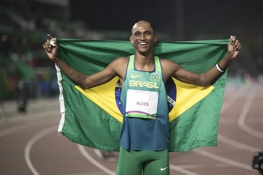 Alison dos Santos é ouro nos 400m com barreiras nos Estados Unidos