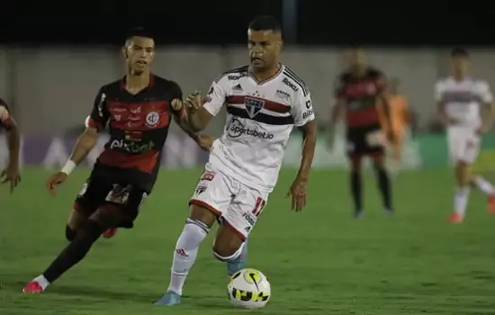 Alisson volta ao São Paulo após dois meses e pode ser novidade na casa do Ceará