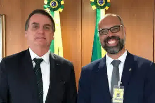 Bolsonaristas tentam atrair projeto dos EUA que coage imprensa