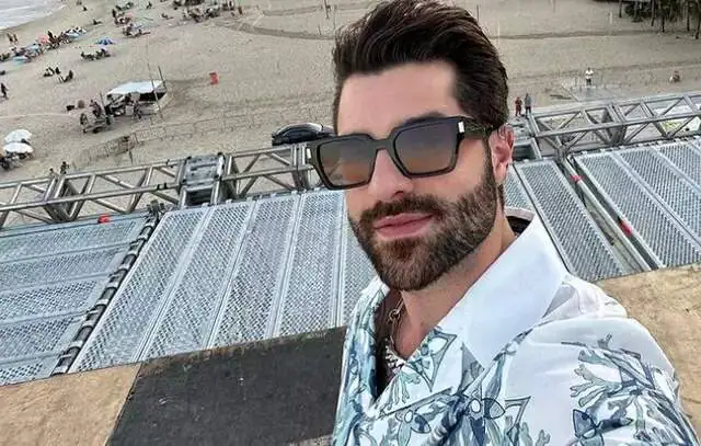 Alok lamenta a ocorrência de arrastões durante seu show na praia de Copacabana_x000D_