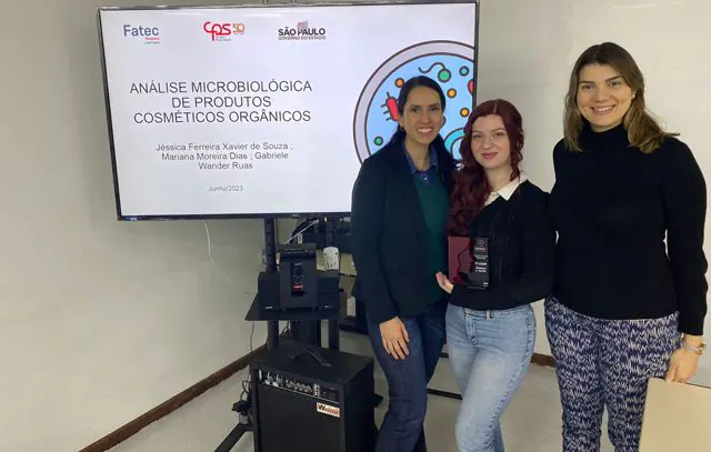 Aluna da Fatec Diadema recebe prêmio inédito em Congresso de Cosmetologia