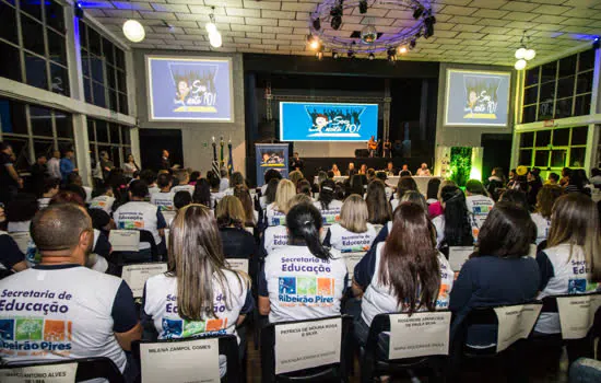 Ribeirão Pires homenageia destaques do ano no “Aluno Nota Dez”