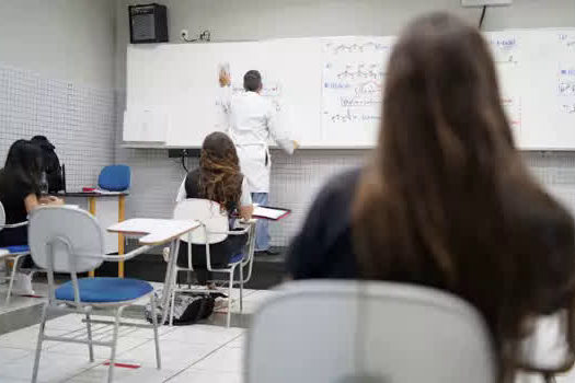 Escolas estaduais de SP aplicam prova do Saeb a partir de 22 de novembro