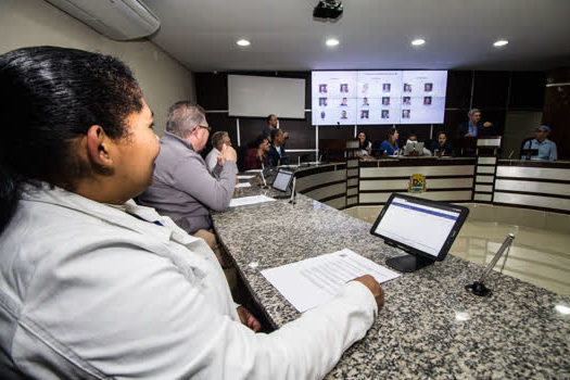 Alunos do projeto “Tempo de Aprender-EJA” conhecem Poder Legislativo