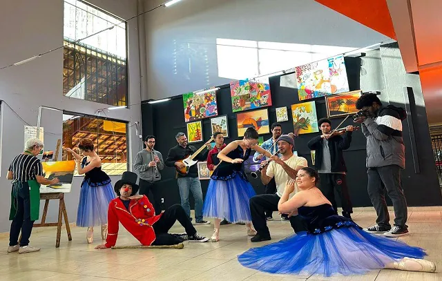 Escola de Artes de Ribeirão Pires reúne alunos para apresentações de fim de semestre