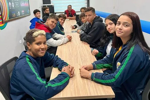 Estudantes de Ribeirão Pires visitam Câmara Municipal