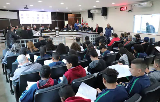 Estudantes de Ribeirão Pires participam do programa “Alunos no Legislativo”