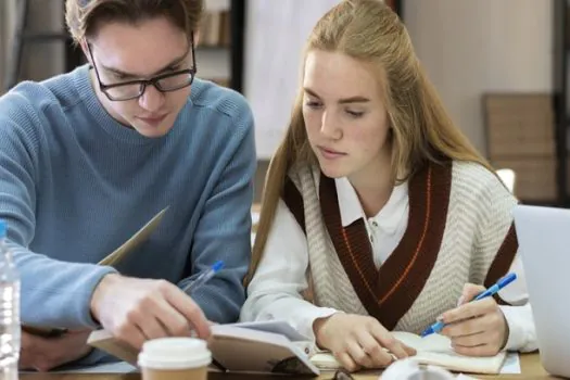 Falta de qualificação afasta jovens de oportunidade de trabalho