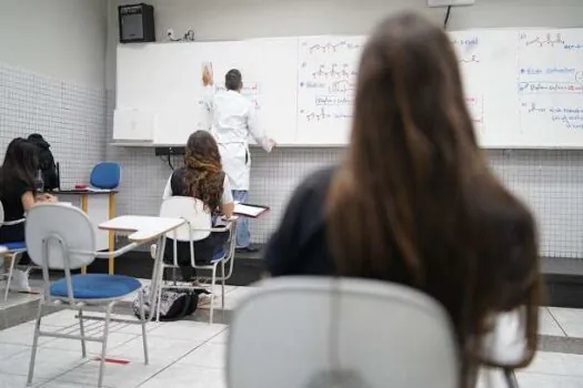 Secretários de Educação pedem aplicação do novo ensino médio em 2025