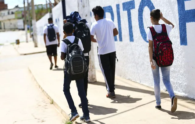 Campanha #VemProUro convoca adolescentes a cuidar da saúde