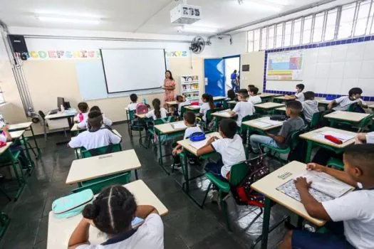 Evasão escolar atinge 500 mil jovens por ano no Brasil, diz estudo