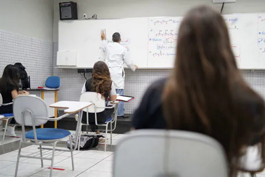 RJ inicia hoje (18) retorno de aulas presenciais sem rodízio de alunos