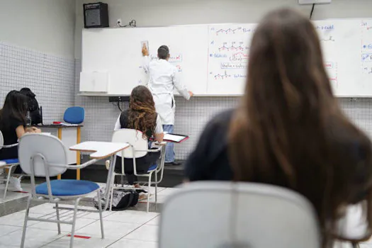 Professores da educação básica terão reajuste no piso salarial