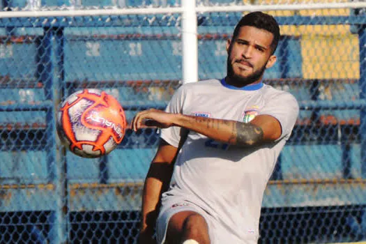 Primeiro gol pelo Azulão crava nome de Alvinho na história do clube