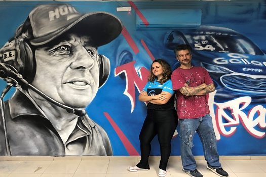 Com ‘sprayssionismo’, equipe Hot Car revela painel em homenagem a Amadeu Rodrigues