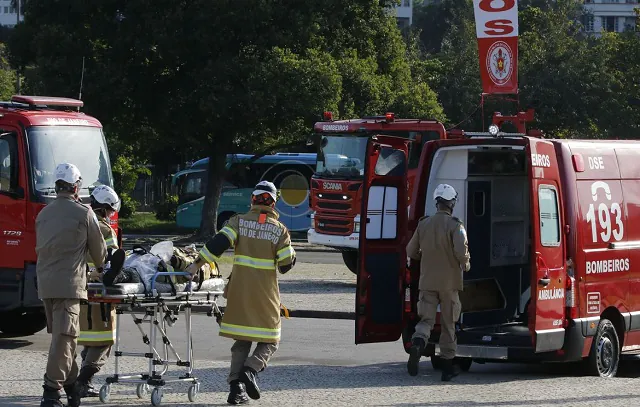 Acidente entre ônibus e caminhão deixa mais de 20 feridos em São Paulo