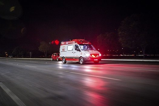 Menina de dois anos está em estado crítico após ser baleada no Rio