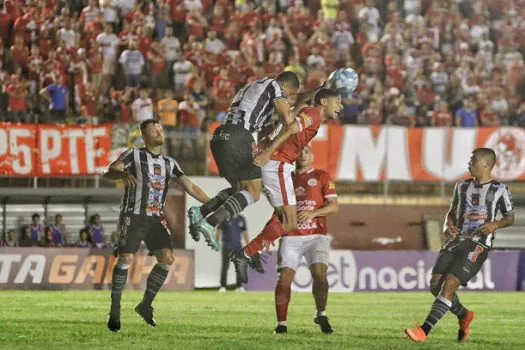 América-RN marca no fim em cima do Operário e consegue a 1.ª vitória na Série C