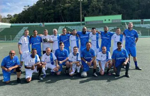 Amigos do Futebol Solidário doam roupas ao Fundo Social de Ribeirão Pires