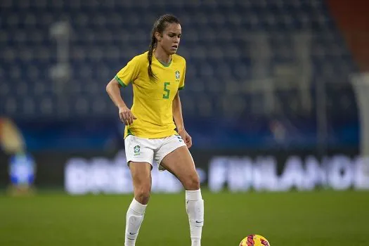 Seleção feminina: Luana sente joelho operado e dá lugar à Ana Vitória