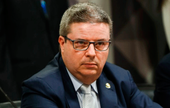 Antonio Anastasia (PSDB-MG) relator do impeachment no Senado e ex-governador de MG é denunciado por deputados  de cometer "pedaladas fiscais"