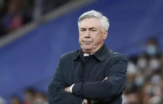 Ancelotti testa negativo para covid-19 e vai comandar o Real na Liga dos Campeões