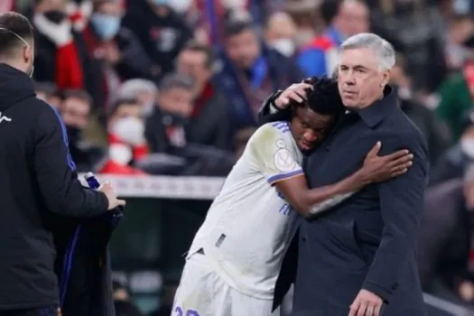 Ancelotti pede ‘tolerância zero’ com racismo após novas ofensas a Vini Jr.