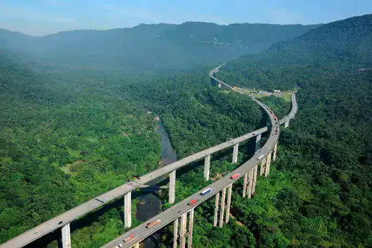 Ecovias realiza obras de revitalização com bloqueio na Serra da via Anchieta