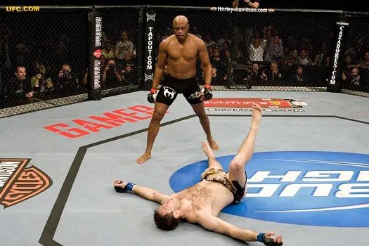 Após 22 anos de carreira, Anderson Silva fará última luta neste sábado